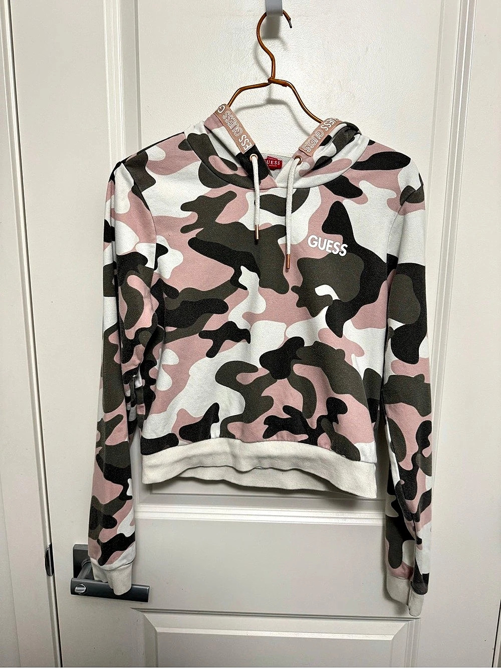 GUESS Camo Cropped Pullover Hoodie in size S
